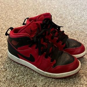 Air Jordan 1 Mids Red & Black Sz 1.5Y